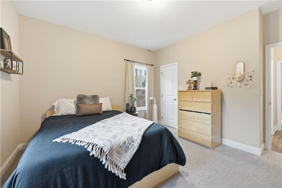 Furnished interior view inside a new home in , Waleska (Image 34).