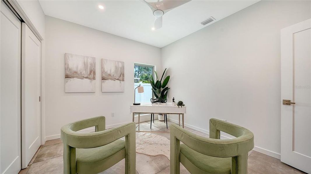 Furnished interior view inside a new home in , Sarasota (Image 72).