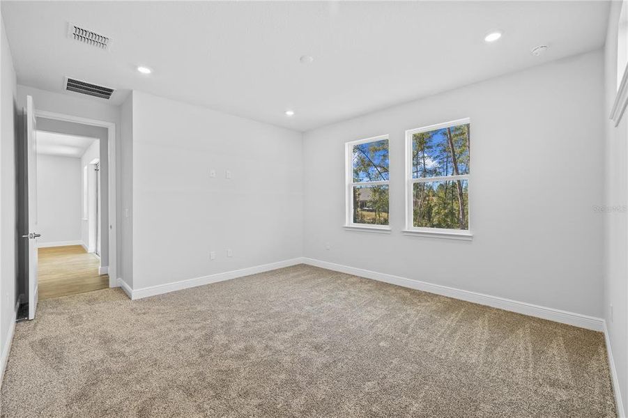 Spacious, unfurnished interior of a new home in , Hernando (Image 18).