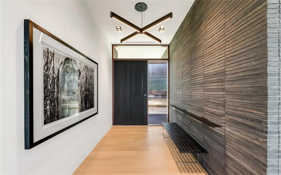 Spacious, unfurnished interior of a new home in , Fort Worth (Image 9).