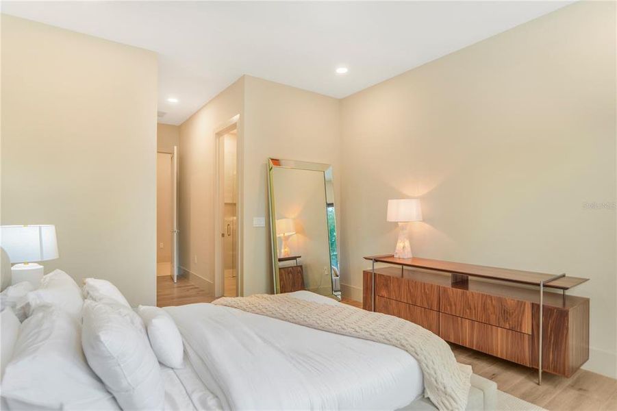 Furnished interior view inside a new home in , Windermere (Image 7).