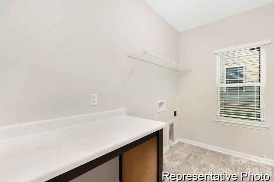 Spacious, unfurnished interior of a new home in Beaver Creek, Statesville (Image 15).