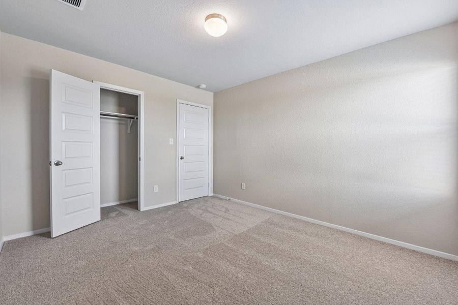 Spacious, unfurnished interior of a new home in Edgebrooke, Pflugerville (Image 27).