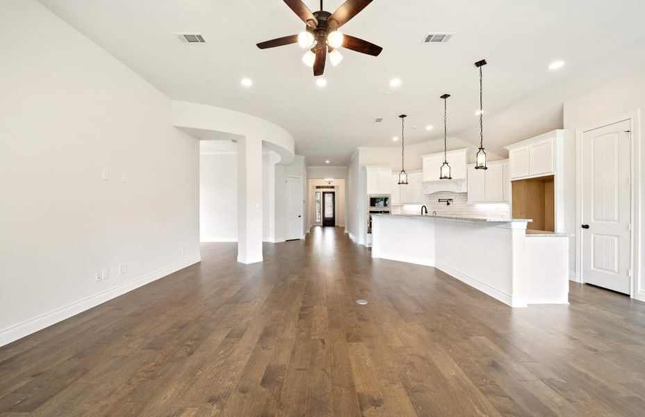 Representative unfurnished interior of a home built from the 2500 by Ravenna Homes in The Highlands 55′, Porter (Image 29). Representative unfurnished interior of a home built from the 2500 by Ravenna Homes in The Highlands 55′, Porter (Image 29).