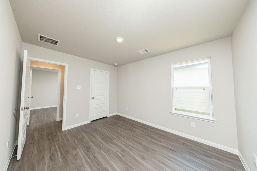 Spacious, unfurnished interior of a new home in Cliffstone Hills, Conroe (Image 7). Spacious, unfurnished interior of a new home in Cliffstone Hills, Conroe (Image 7).
