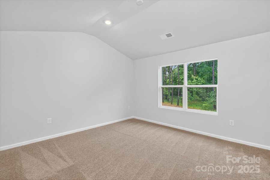 Spacious, unfurnished interior of a new home in Rhyne Court, Gastonia (Image 21).