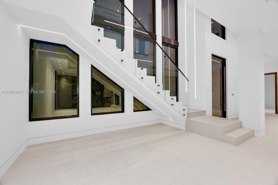 Spacious, unfurnished interior of a new home in , Miami (Image 61).