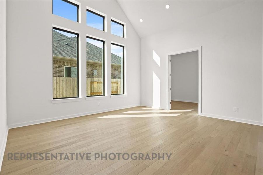 Spacious, unfurnished interior of a new home in Ridge Crossing, Waxahachie (Image 21).