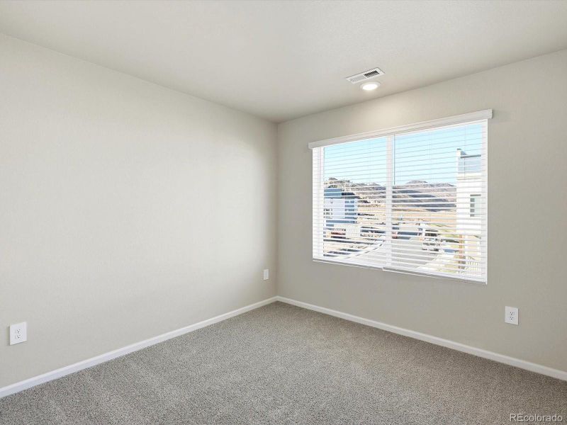 Spacious, unfurnished interior of a new home in Three Hills, Morrison (Image 27).