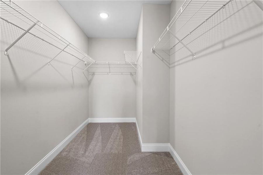 Spacious, unfurnished interior of a new home in Edenglen, Buford (Image 31).