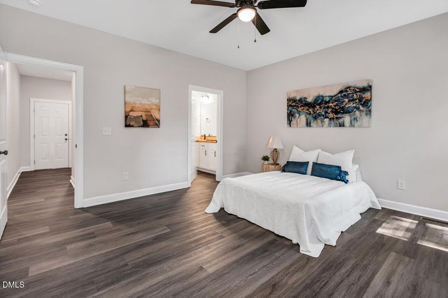 Main bedroom2