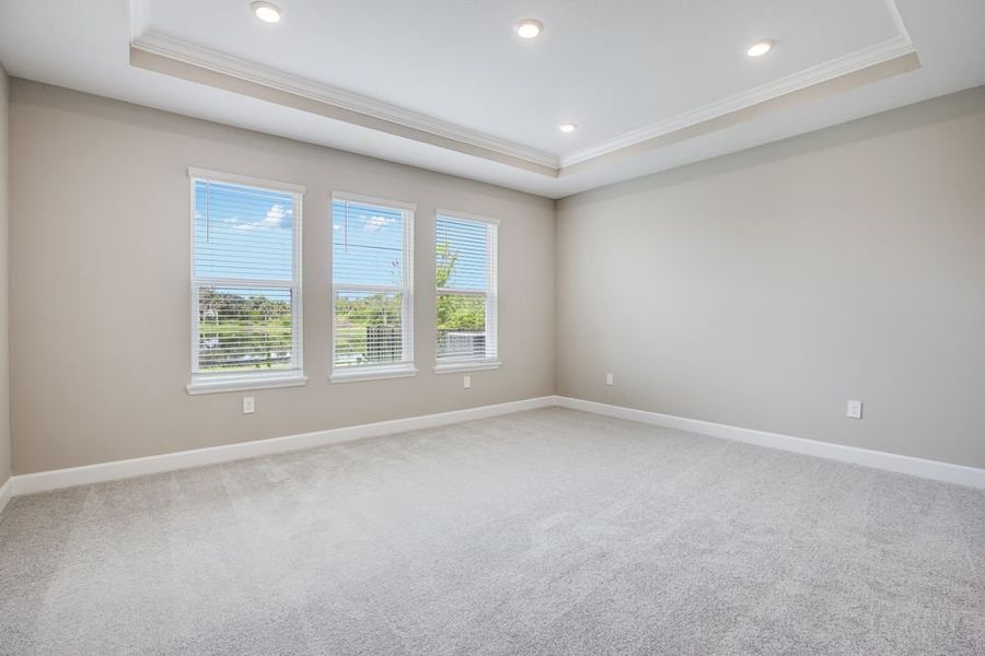 Spacious, unfurnished interior of a new home in Indigo Creek, Apollo Beach (Image 11).