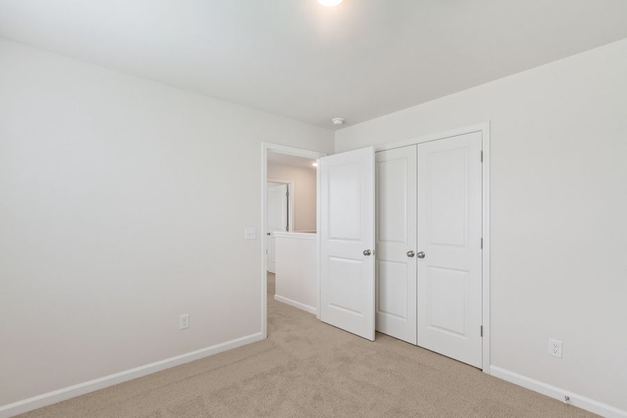 Spacious, unfurnished interior of a new home in Halton Oaks, Spartanburg (Image 14).