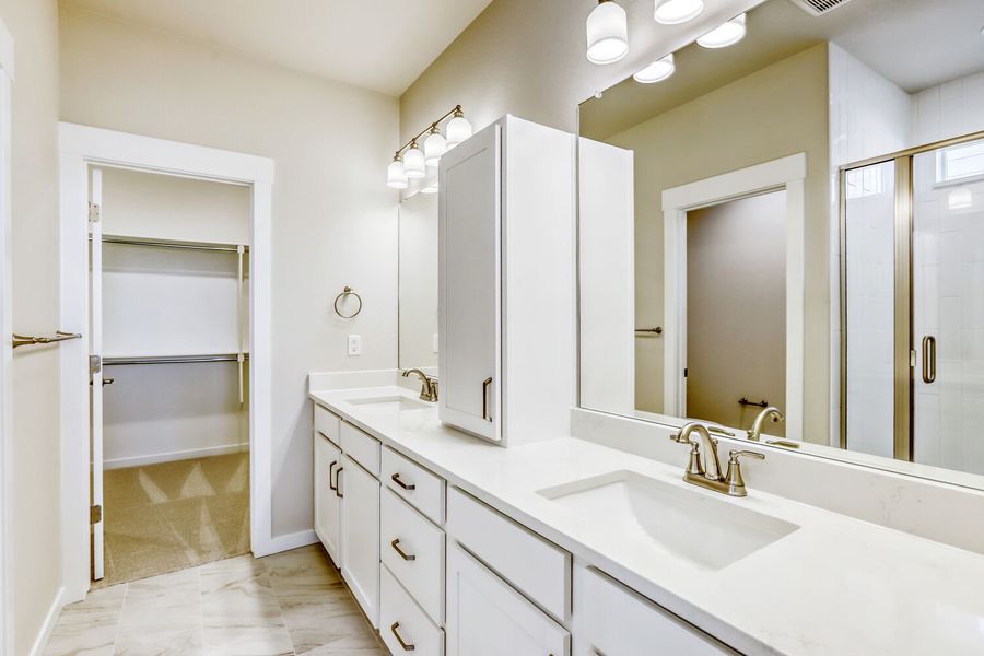 5871 Aspenglow - Primary Bathroom 5871 Aspenglow - Primary Bathroom