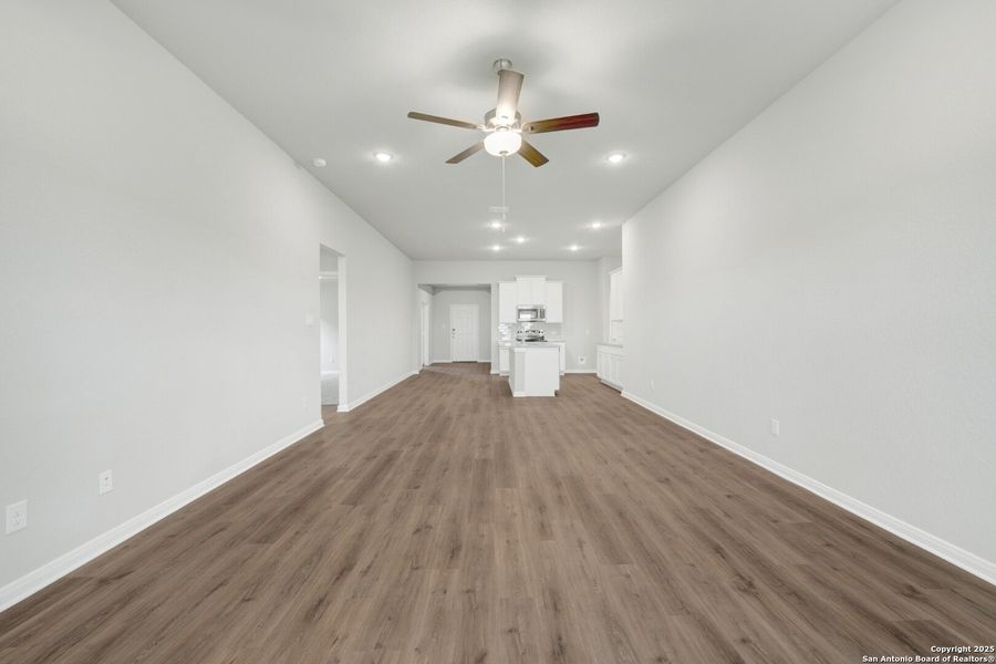 Spacious, unfurnished interior of a new home in Paloma Park, Converse (Image 34).