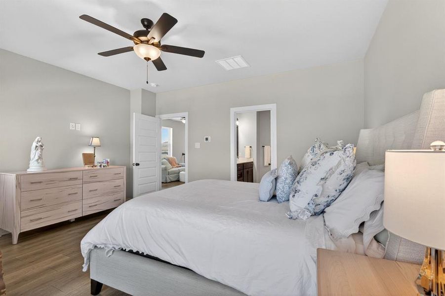 Furnished interior view inside a new home in The Retreat at Harvest, Argyle (Image 34).