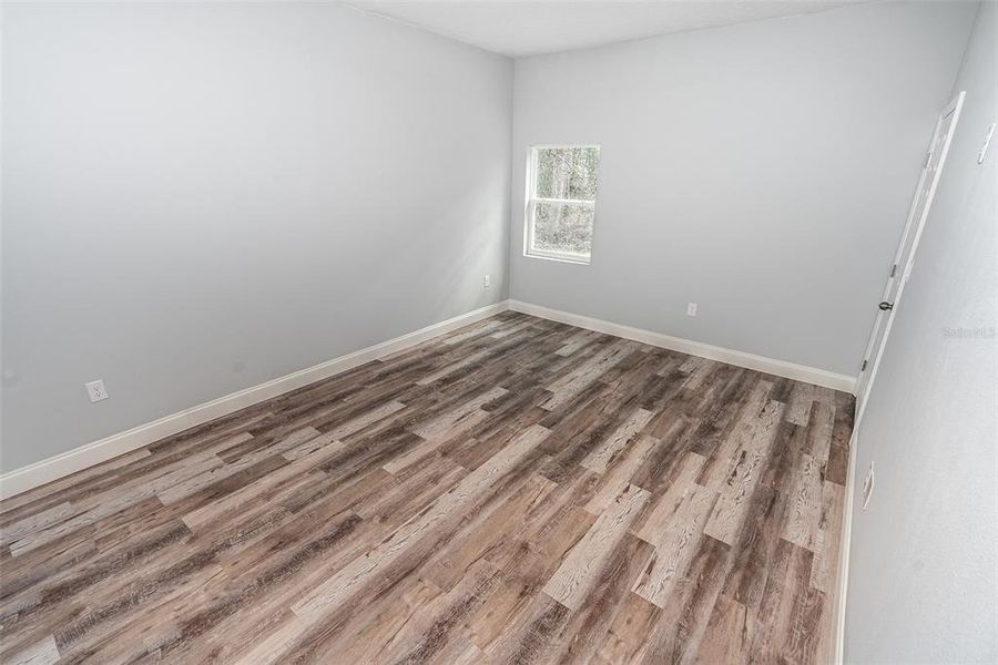 Spacious, unfurnished interior of a new home in , Lake Wales (Image 24).