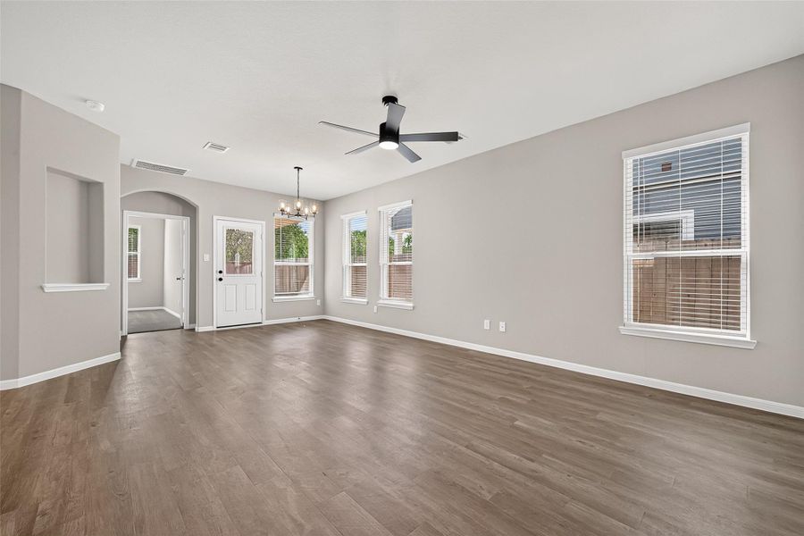 Spacious, unfurnished interior of a new home in La Segarra, Brookshire (Image 34).