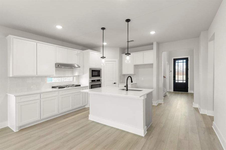 9_11. 1117 Flamingo - Dining (2)