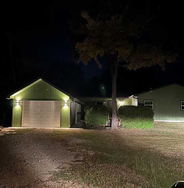 Exterior details and patio area of a home in , Kemp (Image 3).