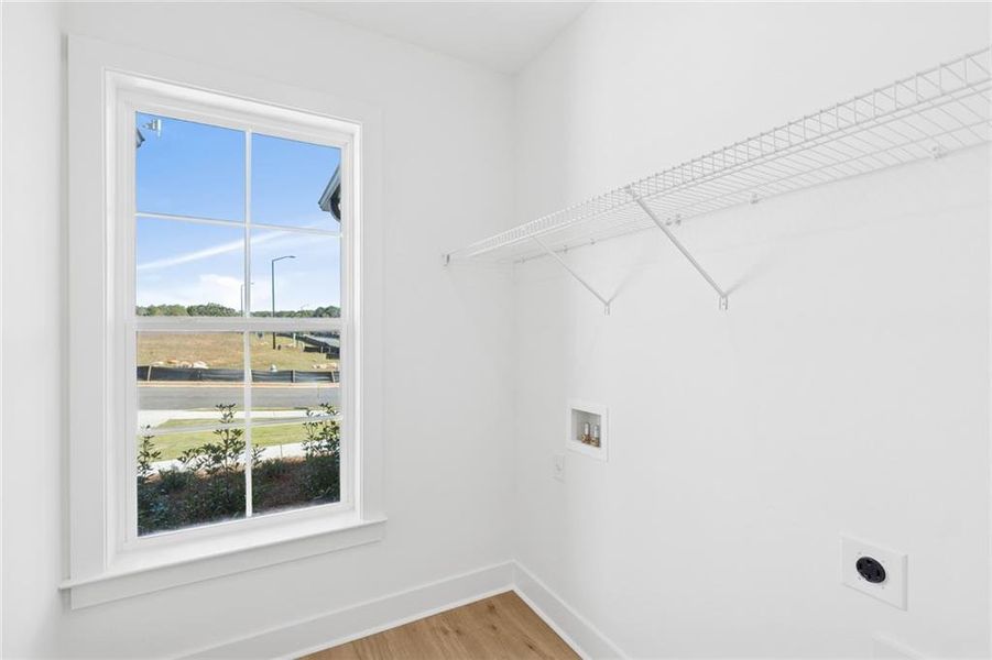 Spacious, unfurnished interior of a new home in Old Mill Preserve, Dallas (Image 12).
