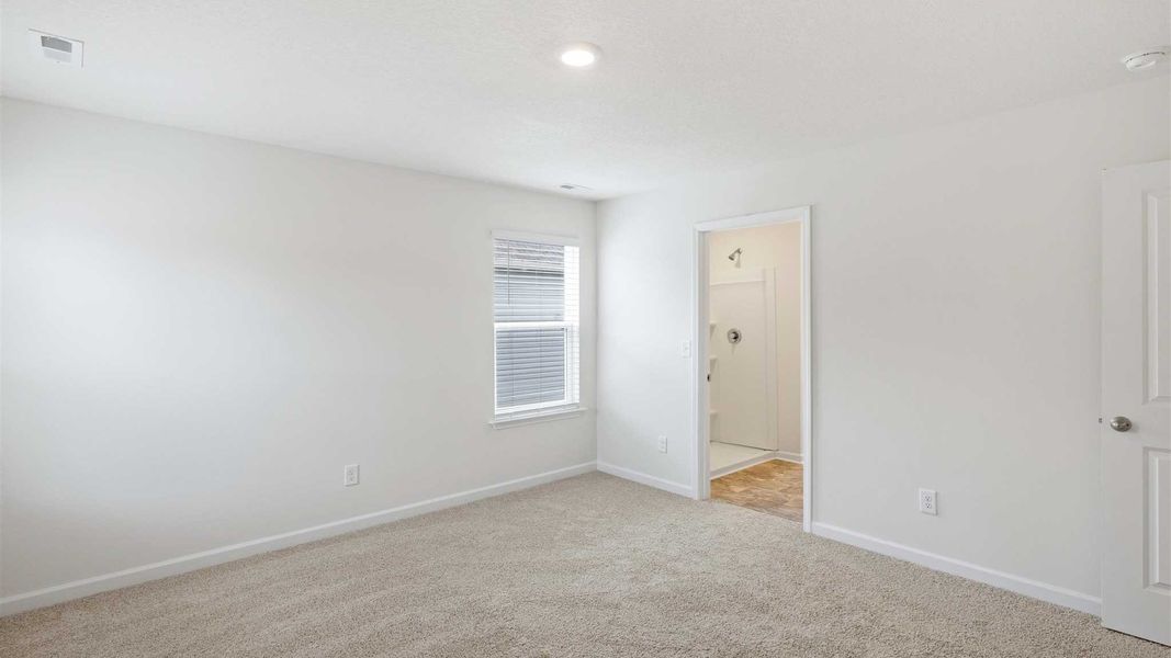 Representative unfurnished interior of a home built from the Edmon by D.R. Horton in Johnson Farms, Greeneville (Image 12).