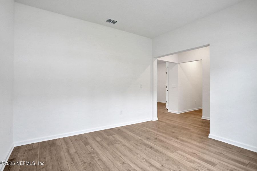Spacious, unfurnished interior of a new home in Bellbrooke, Jacksonville (Image 19).