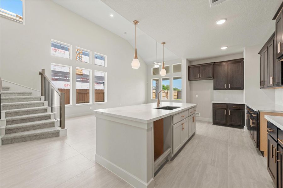 Representative image. Features, selections and colors may vary.