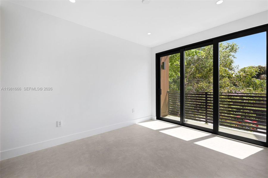 Spacious, unfurnished interior of a new home in , Miami (Image 30).