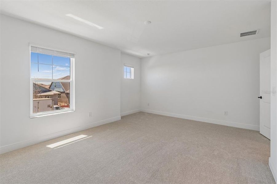 Spacious, unfurnished interior of a new home in SeaFlower, Bradenton (Image 26).