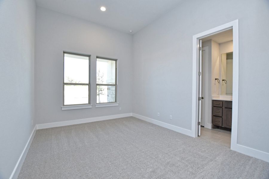 Representative unfurnished interior of a home built from the Sapphire by Giddens Homes in Riverstone, Georgetown (Image 47).