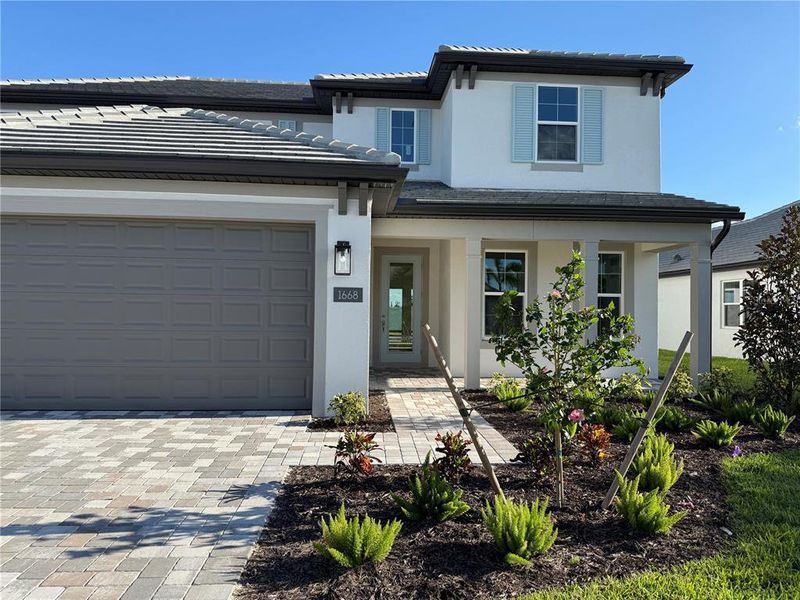 Exterior details and patio area of a home in Cassata Lakes, Nokomis (Image 2). Exterior details and patio area of a home in Cassata Lakes, Nokomis (Image 2).