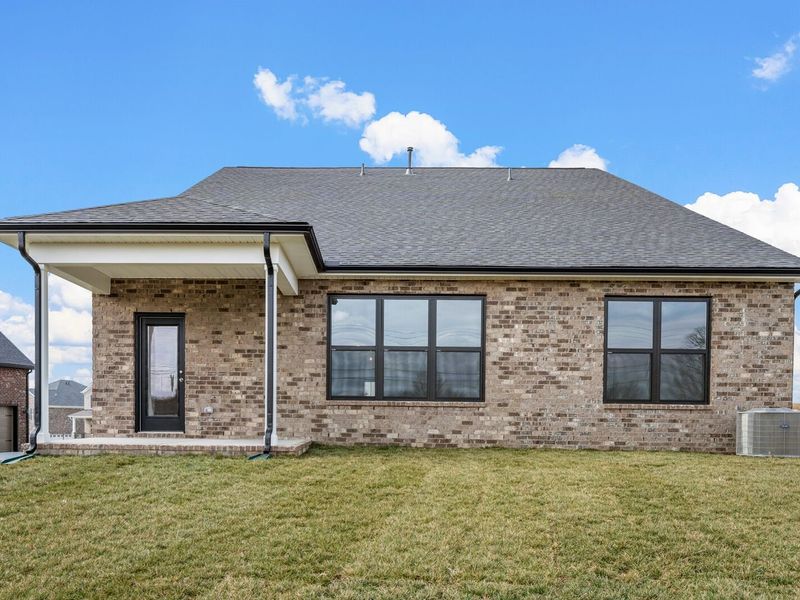 Exterior details and patio area of a home in Benders Cove, Mount Juliet (Image 27).
