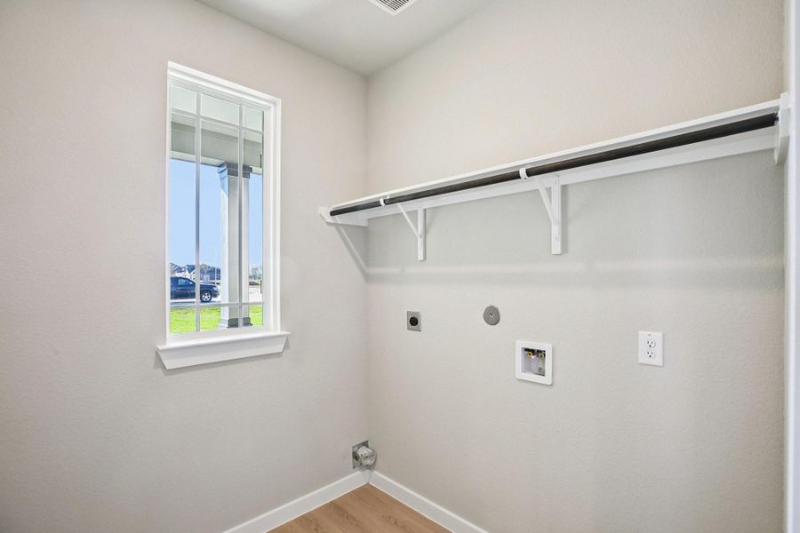 Spacious, unfurnished interior of a new home in Southfork Ranch, Sealy (Image 20).