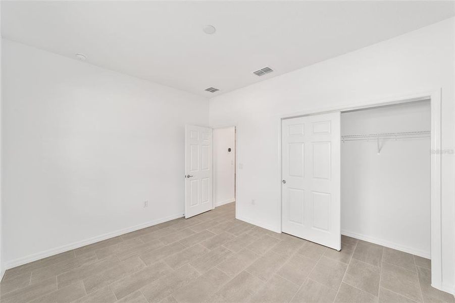 Spacious, unfurnished interior of a new home in , Ocala (Image 35).
