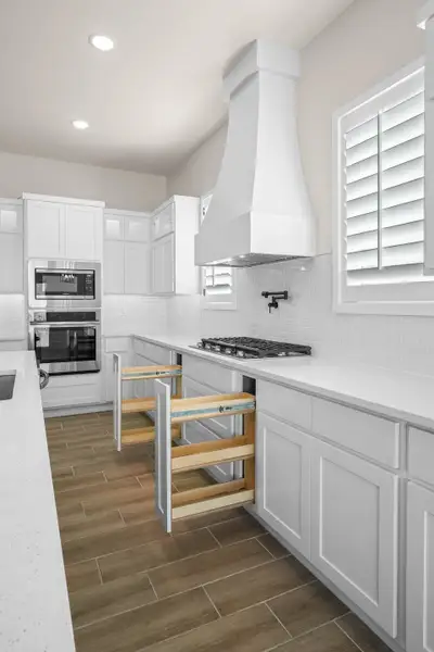 Representative furnished interior of a home built from the Pine Hurst by LEH. Homes in Emerald Estates, El Paso (Image 14). Representative furnished interior of a home built from the Pine Hurst by LEH. Homes in Emerald Estates, El Paso (Image 14).