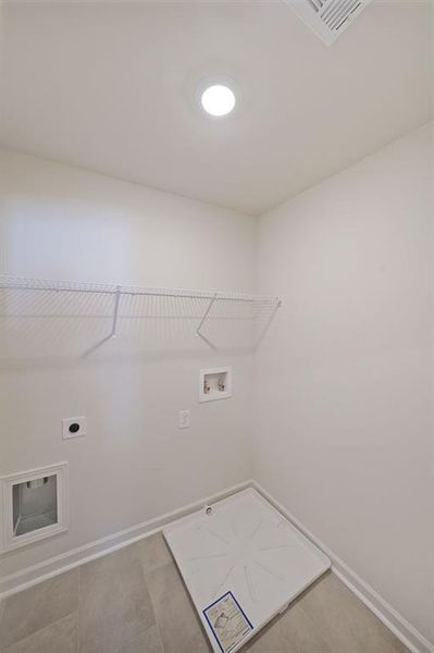 Spacious, unfurnished interior of a new home in , Dahlonega (Image 22).