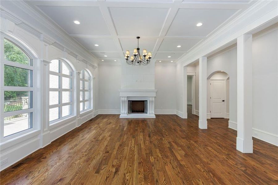 Spacious, unfurnished interior of a new home in , Roswell (Image 24).