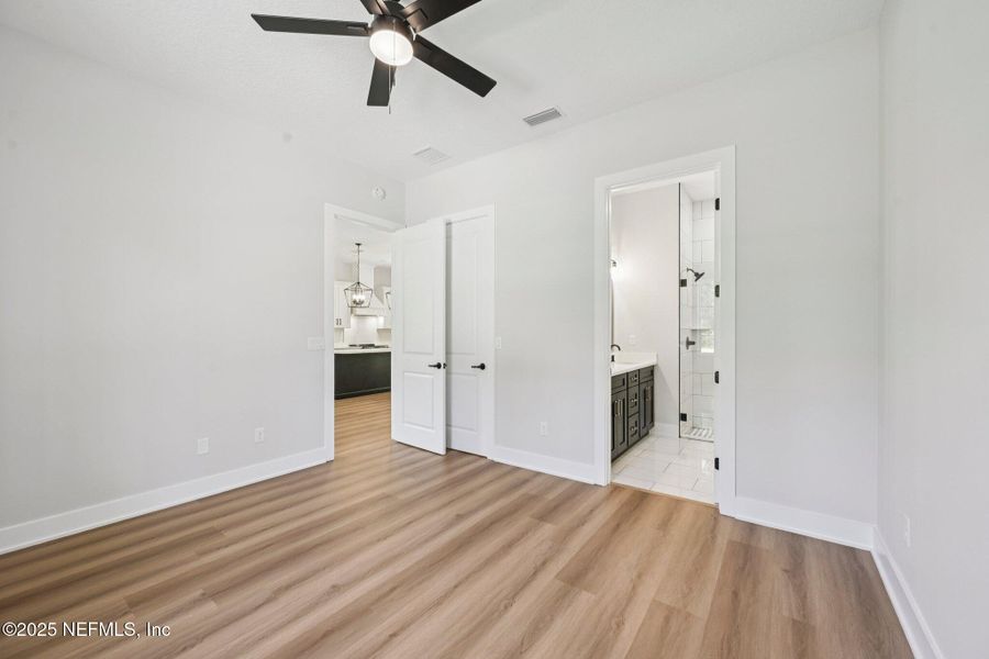 Spacious, unfurnished interior of a new home in , Palatka (Image 26).