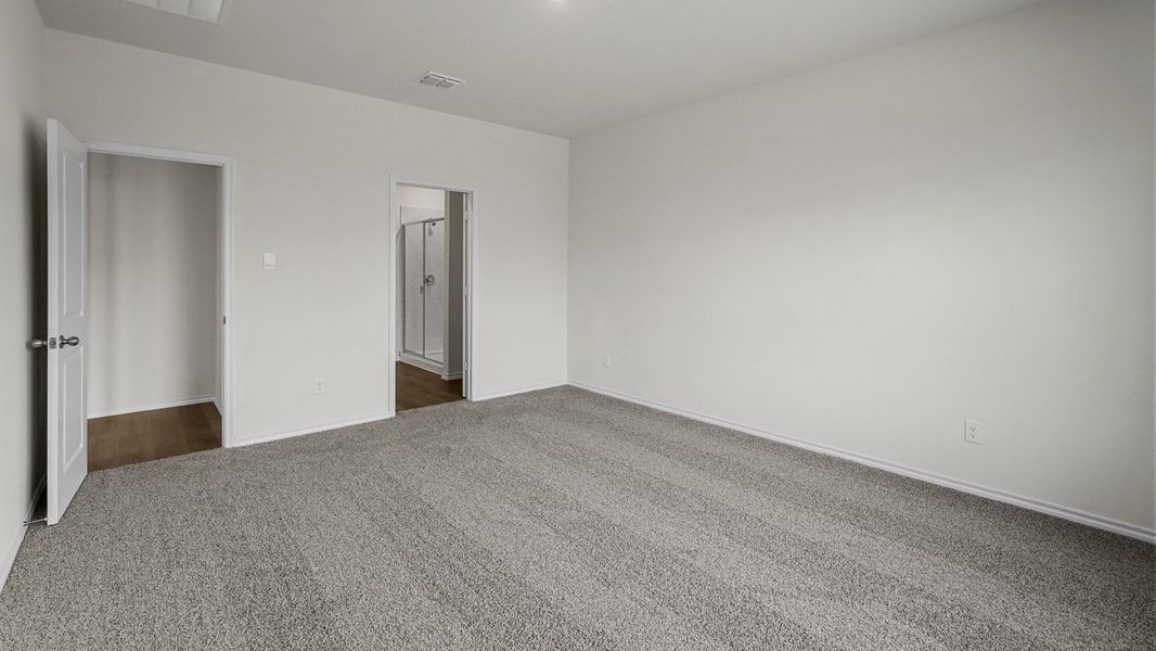 Spacious, unfurnished interior of a new home in Wildcat Ranch, Crandall (Image 14).