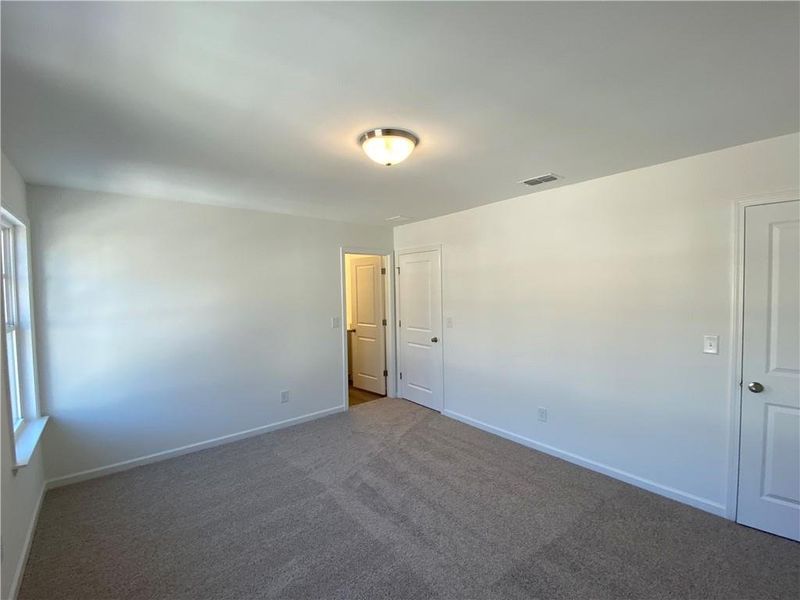 Spacious, unfurnished interior of a new home in Creekside, Dawsonville (Image 17).