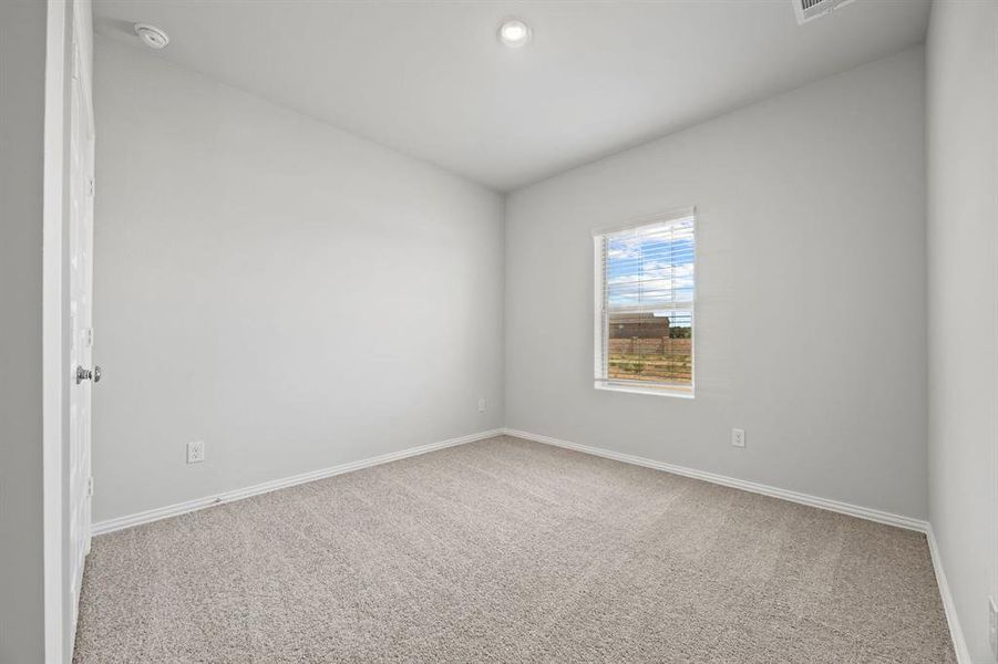 24-web-or-mls-3301-royal-frst-dr