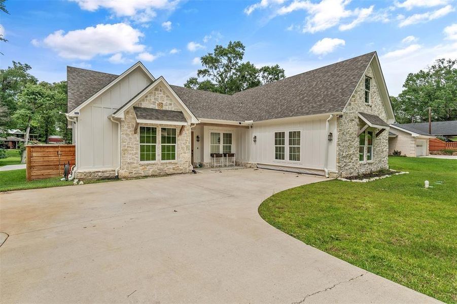 Image 34 of a home in .