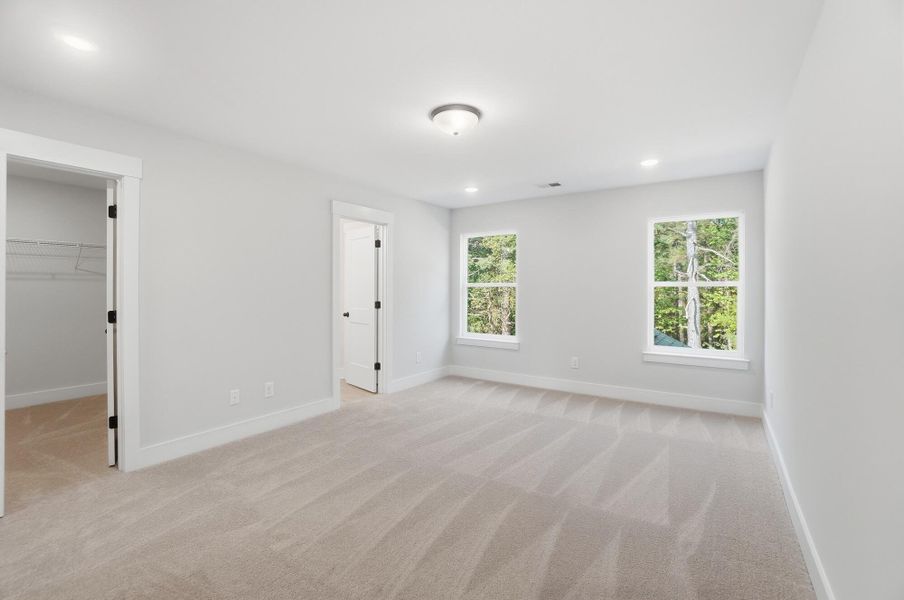 Spacious, unfurnished interior of a new home in Blythe Mill Townhomes, Waxhaw (Image 20).