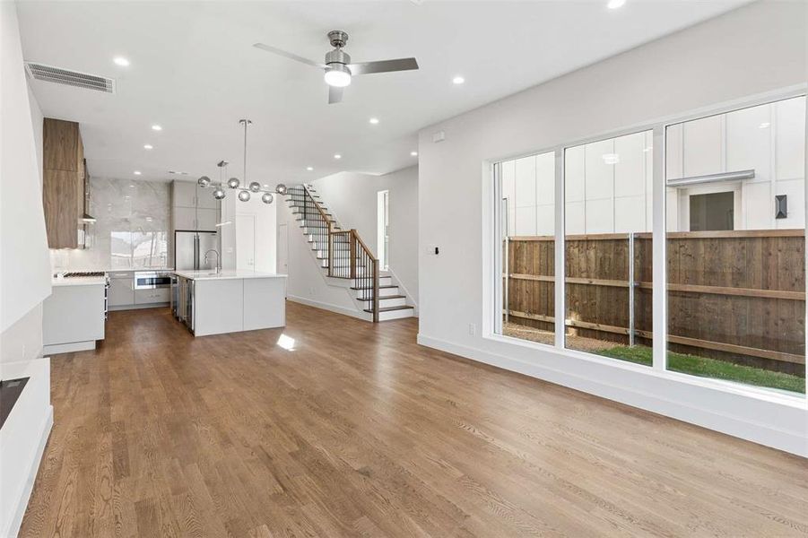 Spacious, unfurnished interior of a new home in , Dallas (Image 13).