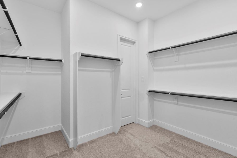 Spacious, unfurnished interior of a new home in Colton, Montgomery (Image 32).