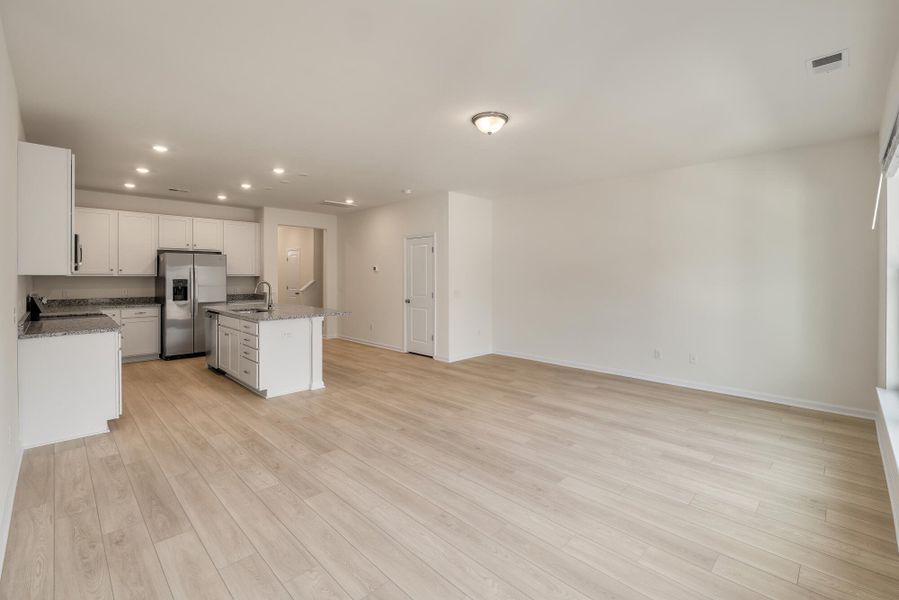 Spacious, unfurnished interior of a new home in The Landings at Montague, Goose Creek (Image 19).