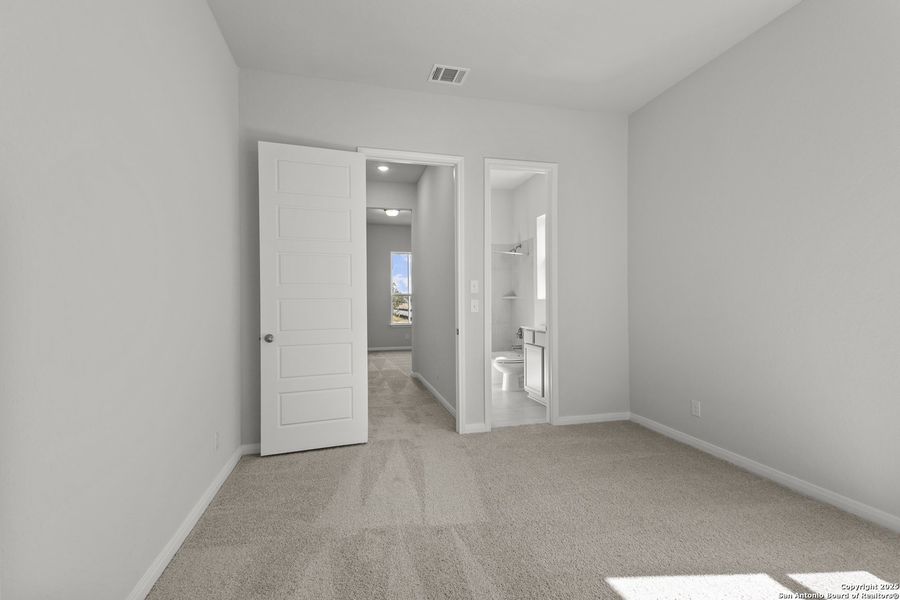 Spacious, unfurnished interior of a new home in Stillwater Ranch 60', San Antonio (Image 17).