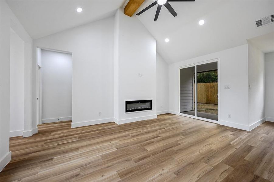 Spacious, unfurnished interior of a new home in , Dallas (Image 19).