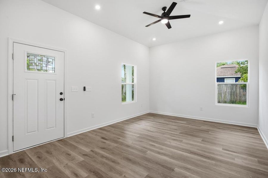 Spacious, unfurnished interior of a new home in , Jacksonville (Image 13).
